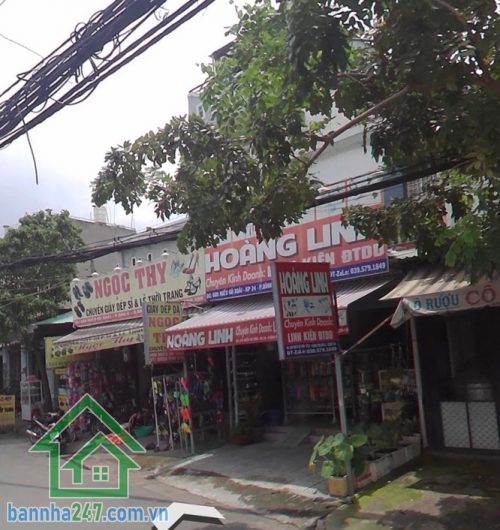 MẶT TIỀN 10M – GIÁP TÂN PHÚ – 61M² – CHỈ 5.8 TỶ DT: 61m² (4.3 x 14) – 1 trệt 1 lầu, 3PN – 2WC, nhà còn kiên cố, ở ngay.  Mặt tiền đường nhựa 10m, kinh doanh đa ngành nghề. Gần ngã tư 4 Xã, Bình Hưng Hòa A, giáp Tân Phú.