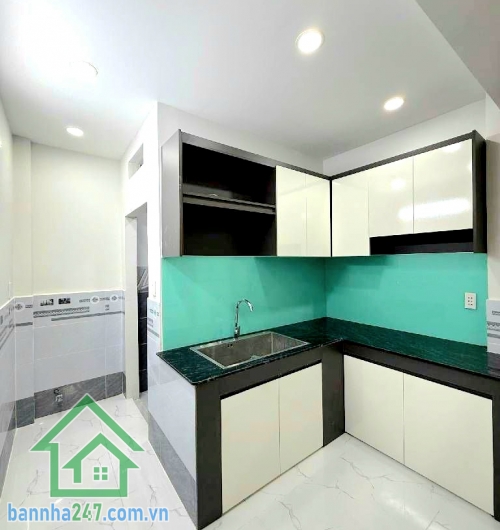 CHỈ 3,75 TỶ – HIẾM – SÁT TÂN PHÚ – NGAY CHỢ BÌNH LONG - NHÀ MỚI XÂY – VÀO Ở NGAY – DT 30,5M² – 2PN – 2WC Kết cấu: • Nhà mới xây, 1 trệt 1 lầu – hoàn thiện đẹp