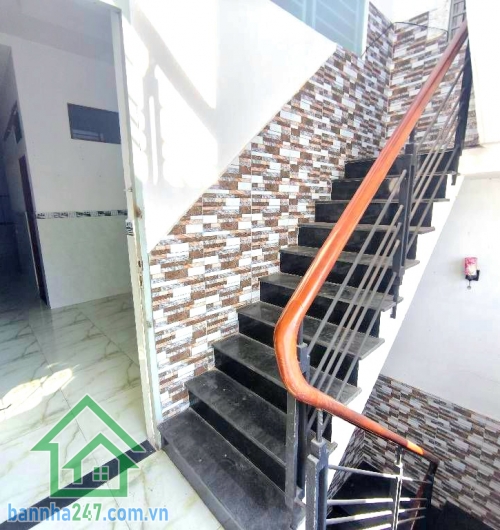 CHỈ 5,2 TỶ - NHÀ 3 TẦNG – NGAY NGÃ TƯ THOẠI NGỌC HẦU & LŨY BÁN BÍCH – DÒNG TIỀN 16,5TR/THÁNG - 3 phòng riêng biệt, mỗi phòng gồm 1 PN + 1 bếp + 1 WC - Vị trí đắc địa: Ngay ngã tư Thoại Ngọc Hầu – Lũy Bán Bích, khu dân cư sầm uất, nhu cầu thuê cao