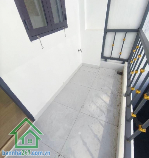 CHỈ 3,2 TỶ – HIẾM CÓ KHÓ TÌM - NHÀ 2 LẦU MỚI XÂY – DTSD 50m² – 2PN – 2WC – VÀO Ở NGAY - HẺM Ô TÔ VÀO ĐƯỢC – SÁT TÂN PHÚ – NGAY CUỐI NGUYỄN SƠN Kết cấu: • 1 trệt 1 lầu mới xây • 2 PN – 2 WC