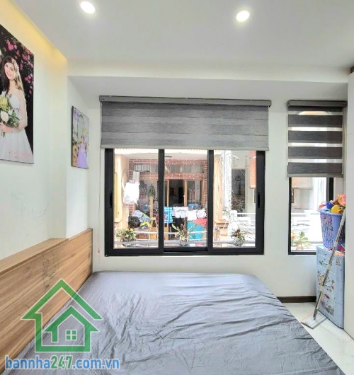 CHỈ 4,8 TỶ – SIÊU PHẨM QUẬN 10 - 3 TẦNG BTCT – 60M² – MỚI 100% – FULL NỘI THẤT SÁT MẶT TIỀN – PHONG CÁCH HIỆN ĐẠI – HẺM THÔNG 4M Kết cấu: • 1 trệt 2 lầu mới.