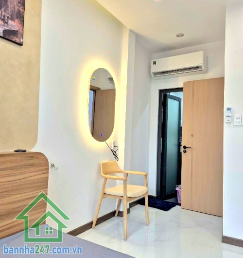 CHỈ 4,8 TỶ – SIÊU PHẨM QUẬN 10 - 3 TẦNG BTCT – 60M² – MỚI 100% – FULL NỘI THẤT SÁT MẶT TIỀN – PHONG CÁCH HIỆN ĐẠI – HẺM THÔNG 4M Kết cấu: • 1 trệt 2 lầu mới.