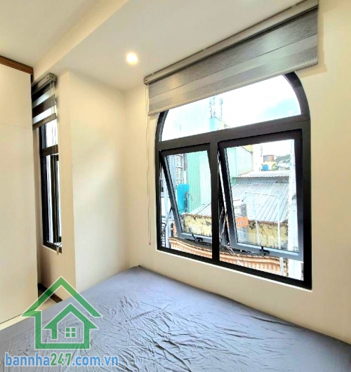 CHỈ 4,8 TỶ – SIÊU PHẨM QUẬN 10 - 3 TẦNG BTCT – 60M² – MỚI 100% – FULL NỘI THẤT SÁT MẶT TIỀN – PHONG CÁCH HIỆN ĐẠI – HẺM THÔNG 4M Kết cấu: • 1 trệt 2 lầu mới.