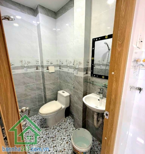 CHỈ 4,95 TỶ – NHÀ MỚI TINH 3 TẦNG – HẺM XE HƠI THÔNG – SÁT CHỢ BÌNH LONG – GIÁP TÂN PHÚ - DT: 43M² 3PN - 3WC Khu Bình Long – giáp Tân Phú, tiện ích xung quanh đầy đủ