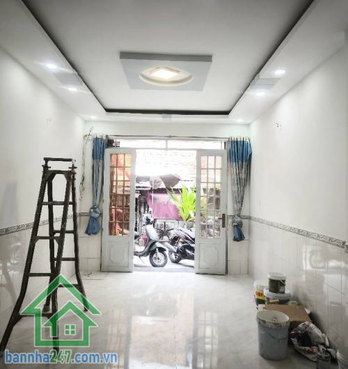 CHỈ 3,9 TỶ – HẺM XE HƠI 4M THÔNG – NHÀ 3 TẦNG ĐẸP – VÀO Ở NGAY Nhà mới sửa, dọn vào ở liền – vị trí cực kỳ tiện lợi. - Diện tích: 32m² (3.5 x 9m), hướng Bắc.