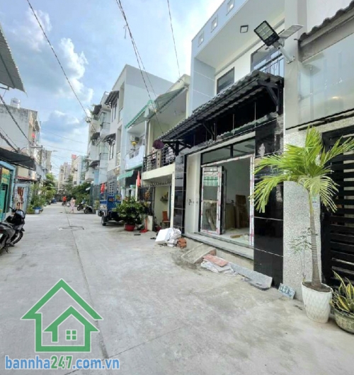 CHỈ 3,95 TỶ - NHÀ 2 TẦNG MỚI XÂY – 2 MẶT HẺM XE HƠI – KHU VIP LÊ VĂN QUỚI Mô tả: * Nhà 1 trệt 1 lầu xây mới 100%, thiết kế hiện đại. * 2PN, 2WC, công năng đầy đủ, vào ở ngay. * Diện tích: 4x12m – vuông vức, không lộ giới. 