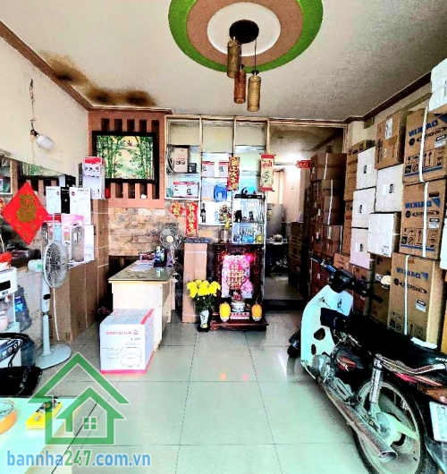 CHỈ 5,5 TỶ – TÂN PHÚ – HXH THÔNG - DT: 39M² - 2 TẦNG – 2PN – ĐANG CHO THUÊ 8TR/THÁNG - 2PN - 2WC Khu Hòa Bình – Tô Hiệu – Tân Phú Khu dân cư ổn định, tiện di chuyển các trục đường lớn - Diện tích: 4,2m x 9m – sổ vuông vức 