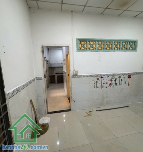 SIÊU PHẨM LÔ GÓC - chợ Lê Đình Cẩn - Khu Tên Lửa – 51m² – GIÁ CHỈ 3.4 TỶ  DT: 4 x 13m (sổ vuông vức, lô góc 2 mặt thoáng)  Hiện trạng: Nhà cấp 4, 1PN, bếp, Nhà cấp 4, 1PN, bếp, 1 WC – tiện xây mới hoặc sửa chữa theo nhu cầu. 