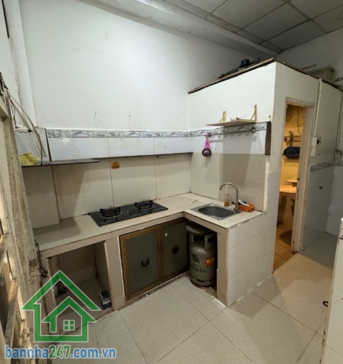 SIÊU PHẨM LÔ GÓC - chợ Lê Đình Cẩn - Khu Tên Lửa – 51m² – GIÁ CHỈ 3.4 TỶ  DT: 4 x 13m (sổ vuông vức, lô góc 2 mặt thoáng)  Hiện trạng: Nhà cấp 4, 1PN, bếp, Nhà cấp 4, 1PN, bếp, 1 WC – tiện xây mới hoặc sửa chữa theo nhu cầu. 