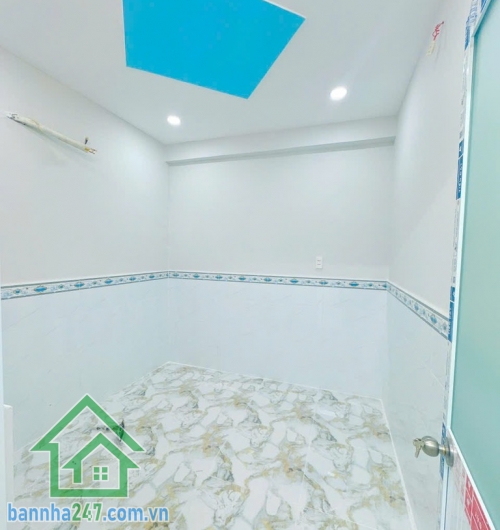 CHỈ 3.5 TỶ - NHÀ ĐẸP – GIÁP NGÃ TƯ BỐN XÃ – Ở NGAY Kết cấu: 1 trệt 1 lửng, 2PN – 2WC (có 1PN trệt tiện lợi), phòng khách, bếp đầy đủ. Vị trí: liền kề Ngã Tư 4 Xã.