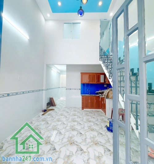 CHỈ 3.5 TỶ - NHÀ ĐẸP – GIÁP NGÃ TƯ BỐN XÃ – Ở NGAY Kết cấu: 1 trệt 1 lửng, 2PN – 2WC (có 1PN trệt tiện lợi), phòng khách, bếp đầy đủ. Vị trí: liền kề Ngã Tư 4 Xã.