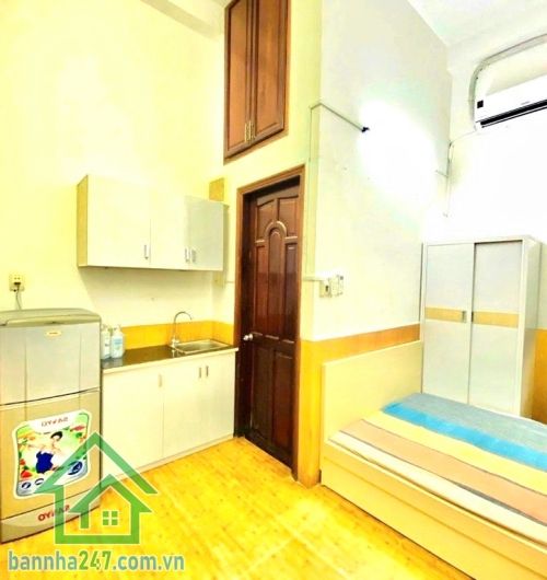 CHỈ 6,6 TỶ – CHDV 7 PHÒNG KHÉP KÍN – FULL NỘI THẤT – THU NHẬP ~30TR/THÁNG – TRUNG TÂM TÂN PHÚ - 7PN - 7WC Tân Phú – hẻm xe hơi sát mặt tiền, thông các tuyến đường lớn DT: 4,2m x 11,5m – vuông vức Kết cấu: 1 trệt + 3 lầu (4 tầng), 7 PN khép kín – 7 WC. Ful