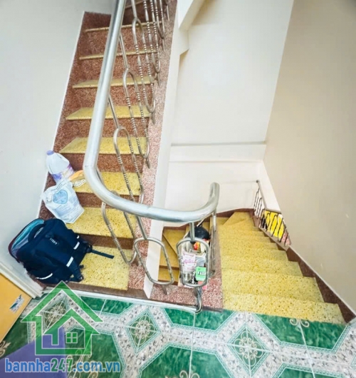 GIÁ 12,5 TỶ TL – NHÀ 3 TẦNG THẠCH LAM – Ô TÔ NGỦ TRONG NHÀ – 77M² – 5PN – CHÍNH CHỦ 1 ĐỜI 