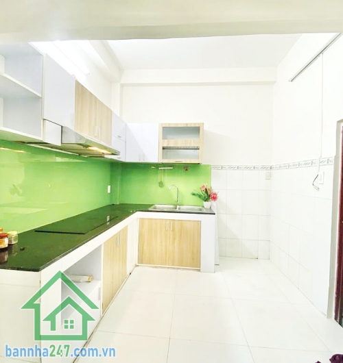 CHỈ 5,5 TỶ - HẺM XE HƠI – KẾ BIG C TRƯỜNG CHINH – TÂN PHÚ - 4PN – 3WC  DT: 41m² – 3 Tầng – 4PN – 3WC Nhà mới, vào ở ngay – Hẻm xe hơi thông thoáng - Khu dân trí cao, an ninh tốt. Nhà còn mới, thích hợp gia đình đông người. 