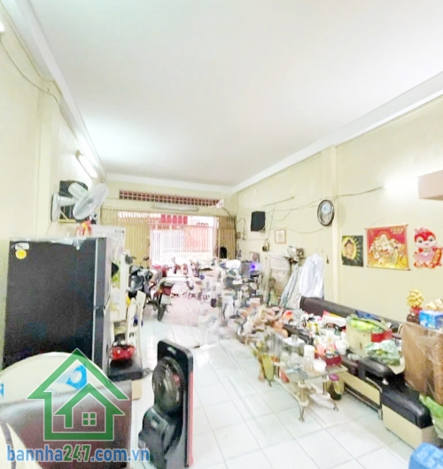 NHÀ SÁT MẶT TIỀN – HẺM XE HƠI – GẦN ĐẦM SEN - 48m² – 2 Tầng – 2PN – 2WC. DT: 48m² – 2 Tầng – 2PN – 2WC Giá chỉ 5,5 TỶ Vị trí cực đẹp, sát MT, thông Hoà Bình – Lũy Bán Bích, tiện đi lại. 