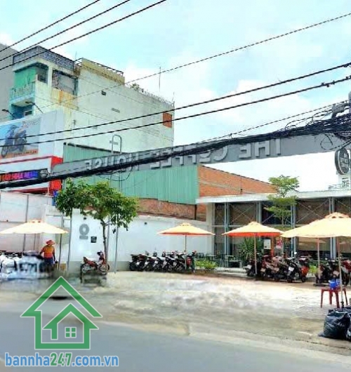 CHỈ 17,9 TỶ – MẶT TIỀN KINH DOANH NGANG 7M HIẾM – ĐƯỜNG DỰ PHÓNG 40M – GẦN CHỢ CÂY DA SÀ – TỈNH LỘ 10 Vị trí kim cương: Tuyến đường Dự Phóng – Tỉnh Lộ 10, mặt tiền đường rộng 40m, khu kinh doanh sầm uất bậc nhất Bình Tân, gần chợ Cây Da Sà, dân cư đông, t