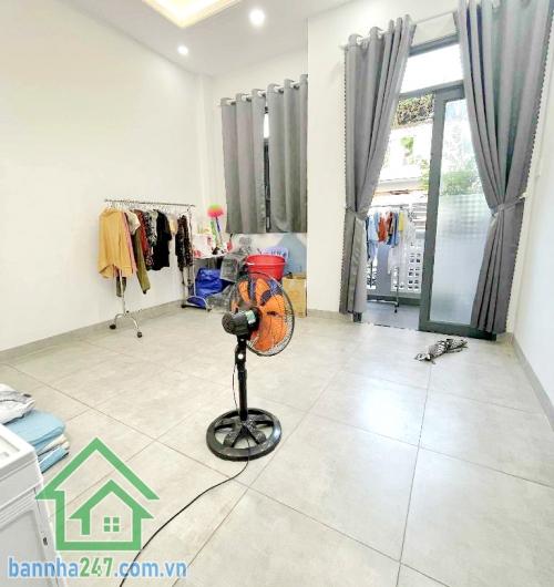 CHỈ 3,25 TỶ  - BÌNH TÂN – NHÀ 2 TẦNG – HẺM Ô TÔ ĐỖ CỬA 5M – BÌNH TRỊ ĐÔNG - 2PN, 2WC  * Diện tích: 46m2 (4 x 11,5m), sổ vuông vức * Kết cấu: 1 trệt 1 lầu, 2PN - 2WC