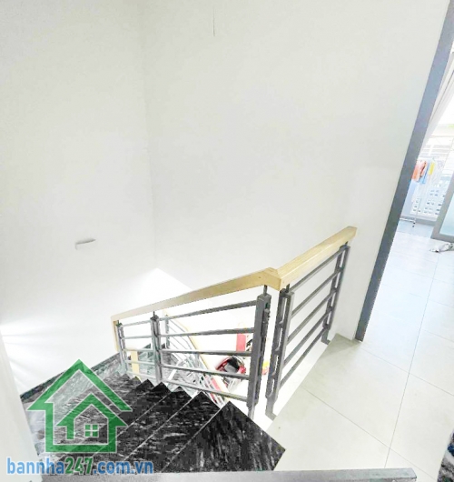 CHỈ 3,25 TỶ  - BÌNH TÂN – NHÀ 2 TẦNG – HẺM Ô TÔ ĐỖ CỬA 5M – BÌNH TRỊ ĐÔNG - 2PN, 2WC  * Diện tích: 46m2 (4 x 11,5m), sổ vuông vức * Kết cấu: 1 trệt 1 lầu, 2PN - 2WC