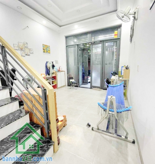 CHỈ 3,25 TỶ  - BÌNH TÂN – NHÀ 2 TẦNG – HẺM Ô TÔ ĐỖ CỬA 5M – BÌNH TRỊ ĐÔNG - 2PN, 2WC  * Diện tích: 46m2 (4 x 11,5m), sổ vuông vức * Kết cấu: 1 trệt 1 lầu, 2PN - 2WC