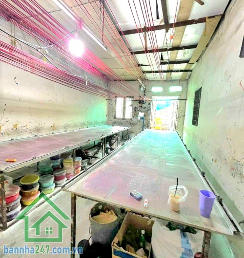 CHỈ 5,35 TỶ – HẺM NHỰA 8M Ô TÔ NGỦ TRONG NHÀ – 75M² (4x19)m – 2 TẦNG – GIÁP TÂN PHÚ – 2PN, 2WC * Kết cấu: 1 trệt 1 lầu, ban công thoáng mát. Tầng trệt có phòng ngủ cho người lớn tuổi.