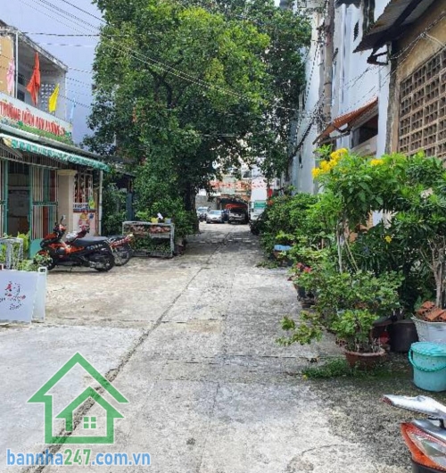 NHỈNH 7 TỶ - TRUNG TÂM Q11 – NHÀ 2 MẶT HẺM OTO – Ở NGAY  Vị trí cực đẹp, 2 mặt tiền hẻm trước sau – thông thoáng, xe hơi vào tận nhà 